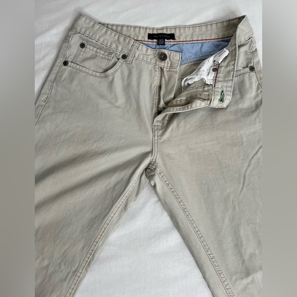 Tommy Hilfiger Men’s 100% Cotton Denim Kaki Jeans 32X32 - Picture 3 of 8